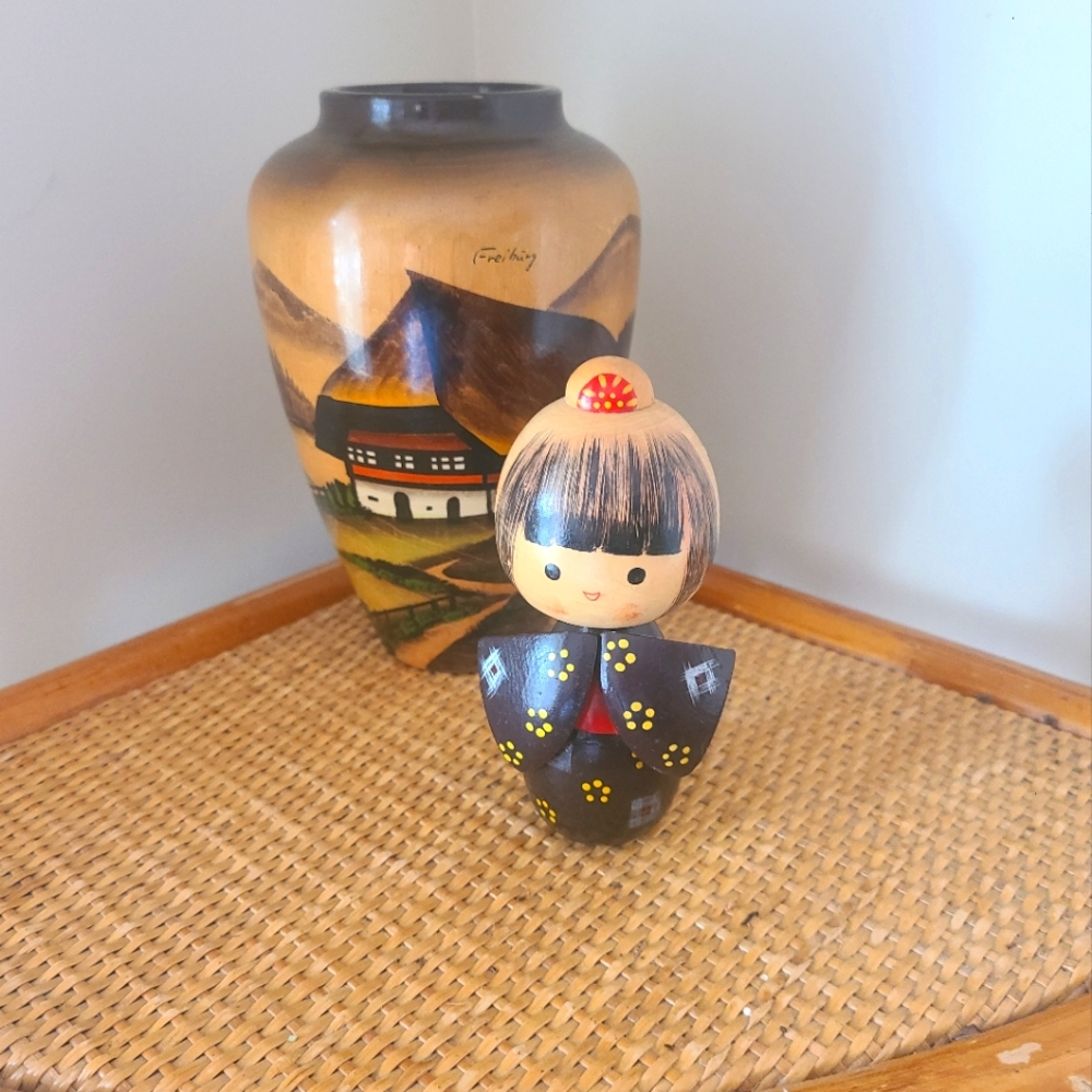 Vintage Japenese Kokeshi Doll 5" Brown Kimono Outfit